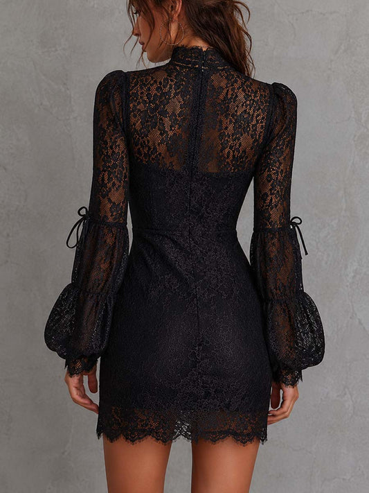 Vestido Mini Negro Encaje Escote Ojo de Cerradura