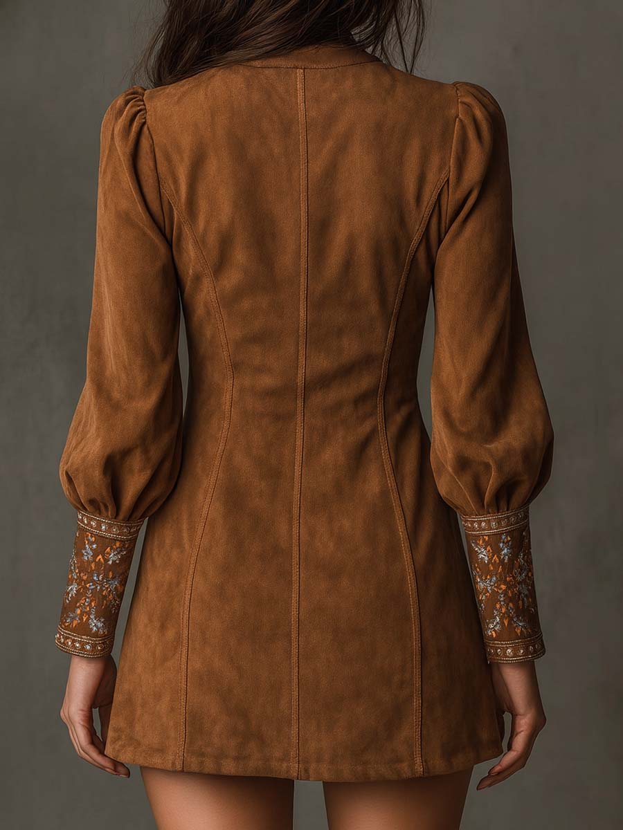 Vestido Mini Ante Caramelo Bordado Mangas Largas