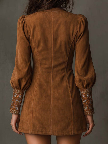 Vestido Mini Ante Caramelo Bordado Mangas Largas