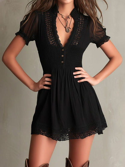 Vestido Mini Negro Fruncido Ribete Encaje