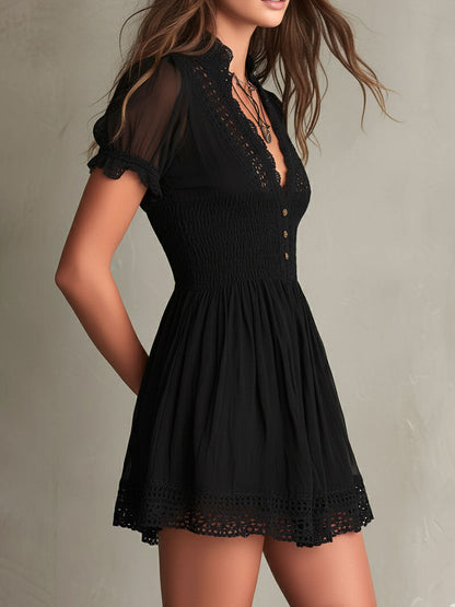 Vestido Mini Negro Fruncido Ribete Encaje