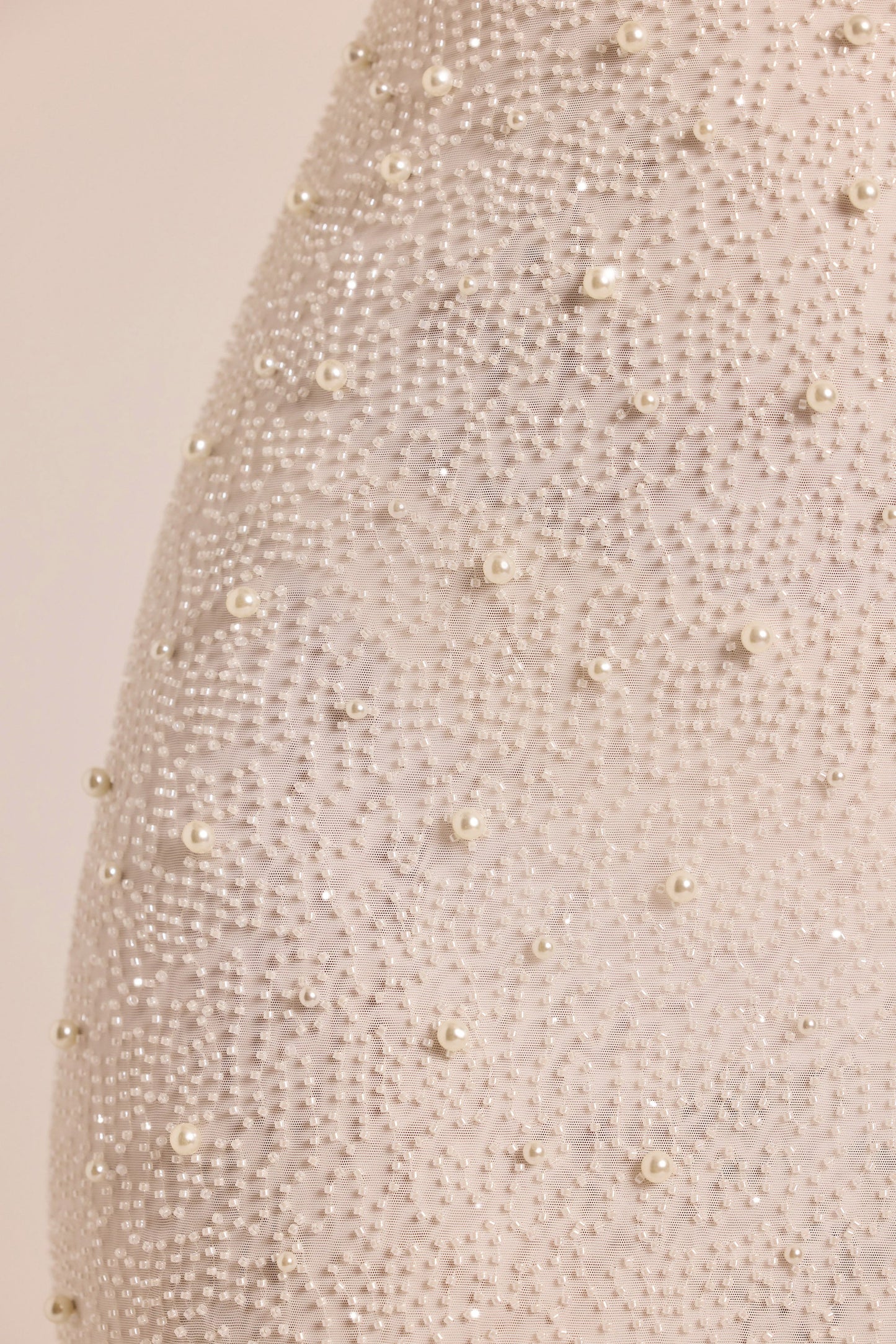 Vestido Essence blanco – Brillo sofisticado