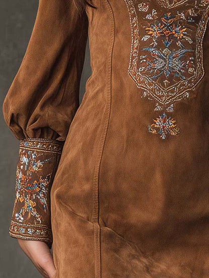 Vestido Mini Ante Caramelo Bordado Mangas Largas